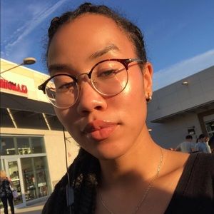 Meet your Posher, Samuella